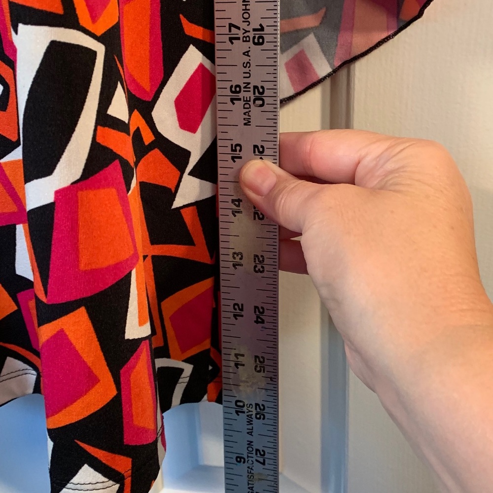 Mod Pattern New Directions Top - Picture 2 of 5